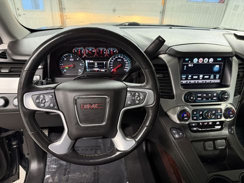 Used 2020 GMC Yukon XL SLT image 12