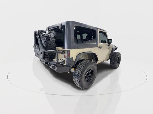 Used 2018 Jeep Wrangler Rubicon w/ Power Convenience Group image 11