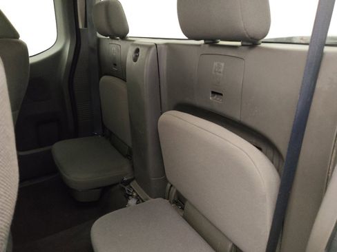 Used 2014 Nissan Frontier S image 18