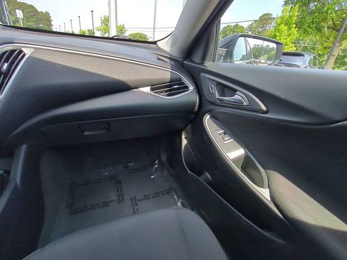 Used 2025 Chevrolet Malibu LT FWD image 17