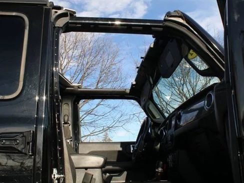 Used 2021 Jeep Gladiator Overland w/ LED Lighting Group image 16