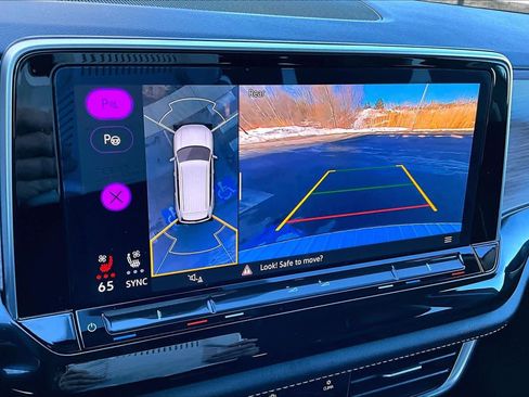 Used 2024 Volkswagen Atlas SEL Premium R-Line image 28