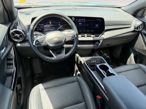Used 2025 Chevrolet Equinox LT w/ Convenience Package II FWD image 15