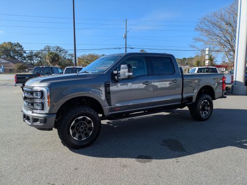 Used 2023 Ford F250 Lariat w/ Lariat Ultimate Package image 8