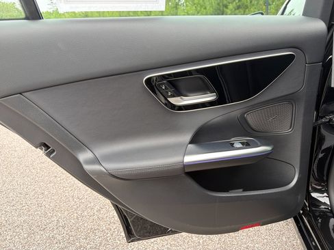 Used 2023 Mercedes-Benz C 300 Sedan image 28