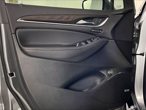 Used 2023 Buick Enclave Avenir image 22