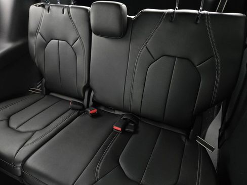 New 2026 Chrysler Pacifica Select w/ S Appearance Package image 12