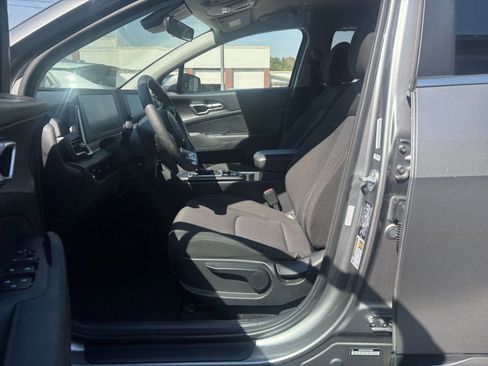 Used 2025 Kia Sportage LX image 26