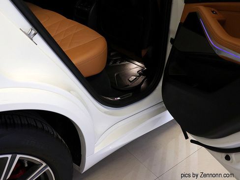 Certified 2024 BMW X5 xDrive40i w/ M Sport Package image 33