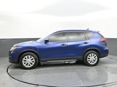 Used 2020 Nissan Rogue S image 2