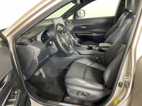 Used 2023 Toyota Venza Limited AWD/4WD image 18