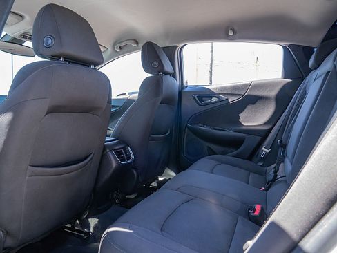 Used 2019 Chevrolet Malibu LT image 17