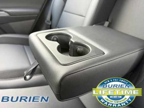 New 2026 Chevrolet Equinox EV LT image 32