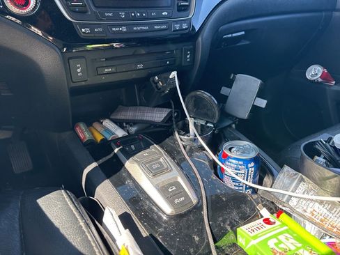 Used 2018 Honda Pilot Touring image 6