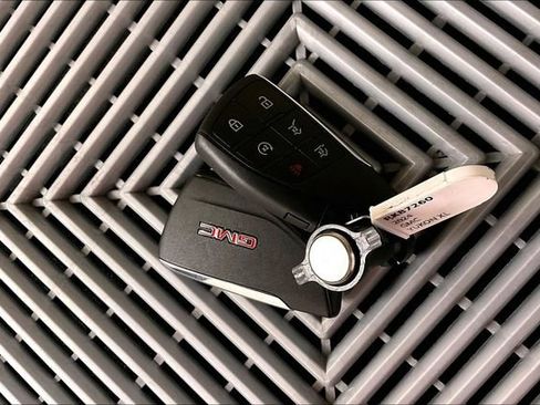 Used 2024 GMC Yukon XL AT4 image 12