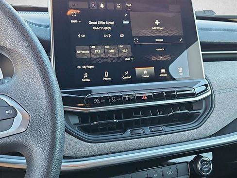 Used 2023 Jeep Compass Sport image 12