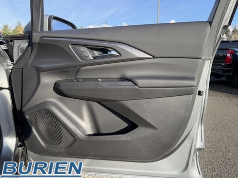 New 2026 Chevrolet Equinox EV LT image 20