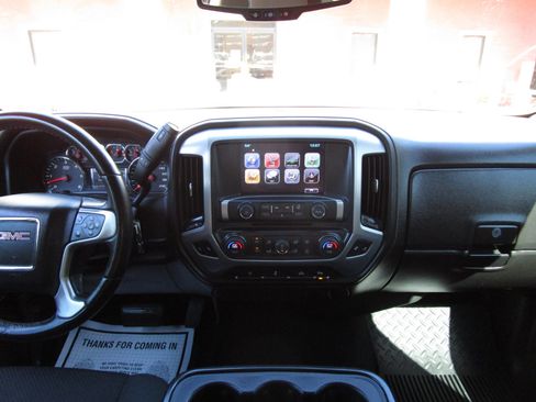 Used 2017 GMC Sierra 1500 SLE image 8