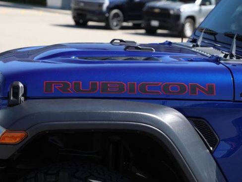 Used 2018 Jeep Wrangler Unlimited Rubicon w/ Dual Top Group AWD/4WD image 4