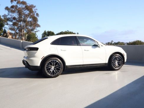 New 2026 Porsche Macan 4 Electric AWD/4WD image 8