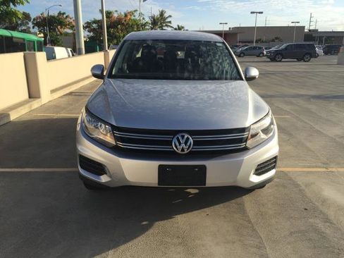 Used 2013 Volkswagen Tiguan S image 4