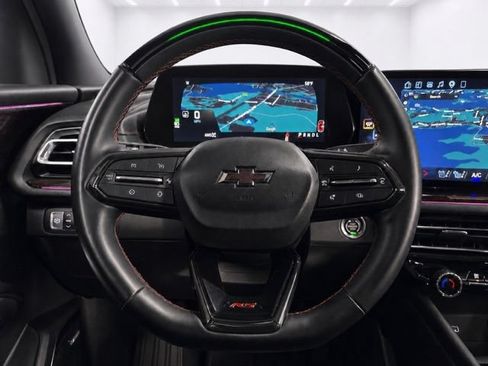 Used 2025 Chevrolet Traverse RS AWD/4WD image 34