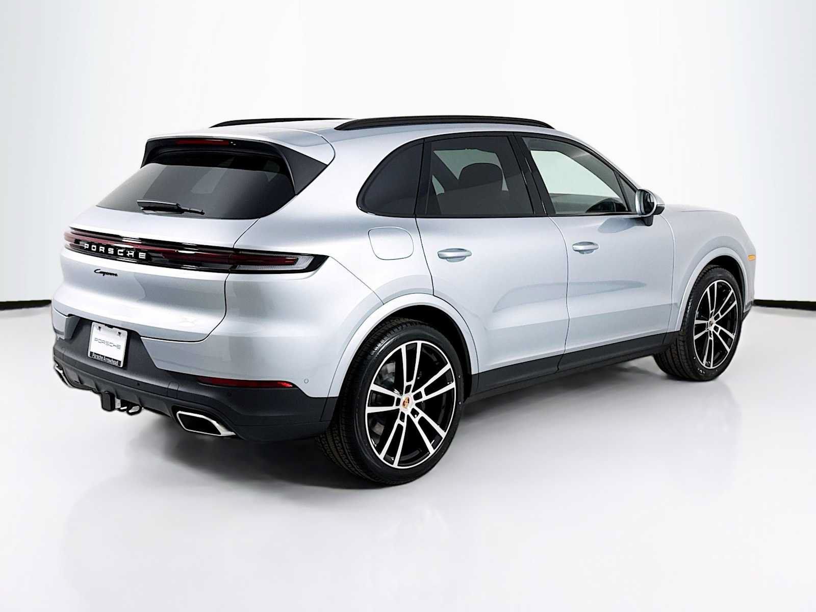 Used 2026 Porsche Cayenne AWD/4WD image 9