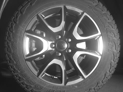 Used 2025 Jeep Compass Trailhawk image 12