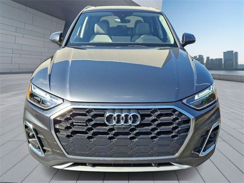 Certified 2023 Audi Q5 2.0T Premium Plus w/ Premium Plus Package image 2