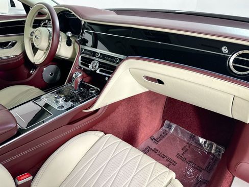 Used 2022 Bentley Flying Spur W12 AWD/4WD image 2