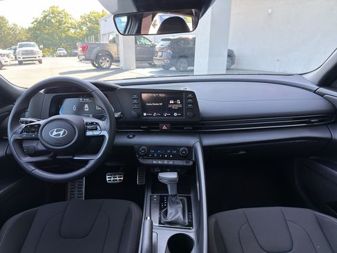 Used 2026 Hyundai Elantra Sport FWD image 10