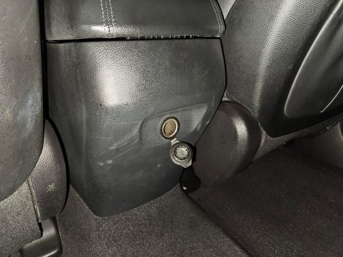 Used 2017 Hyundai Santa Fe Sport image 16