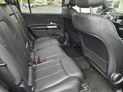 Used 2022 Mercedes-Benz GLB 250 4MATIC w/ Premium Package Lite image 28