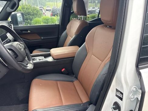 Used 2025 Lexus GX 550 w/ Accessory Package (2T) AWD/4WD image 24