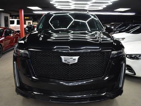 Used 2021 Cadillac Escalade Sport w/ Driver Assist Tech Package AWD/4WD image 2
