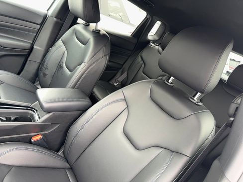 New 2026 Jeep Compass Limited image 7