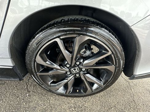 Used 2019 Honda Civic Sport image 19