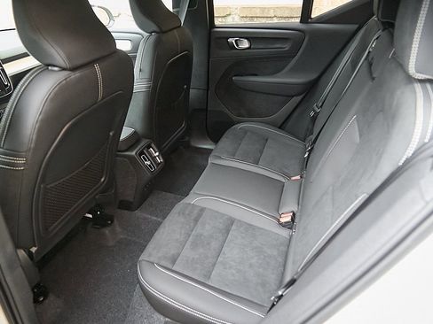 New 2026 Volvo XC40 B4 Plus w/ Climate Package image 17