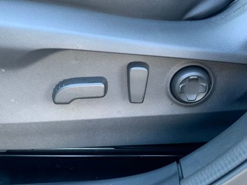 Used 2025 Subaru Outback Touring XT w/ Popular Package #2 image 9