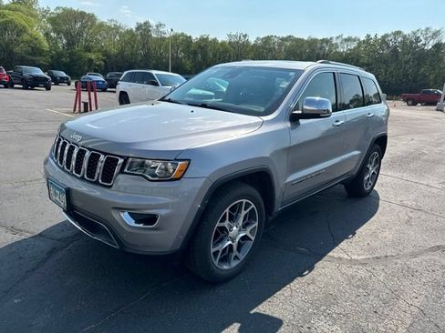 Used 2020 Jeep Grand Cherokee Limited w/ Trailer Tow Group IV AWD/4WD image 3