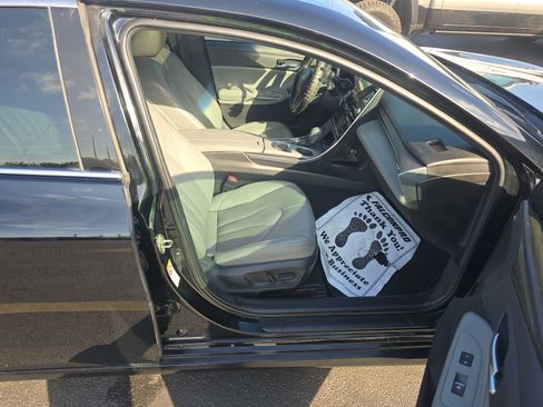 Used 2019 Toyota Avalon XLE w/ Moonroof Package image 7