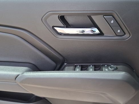 Used 2024 Chevrolet Colorado LT RWD image 16