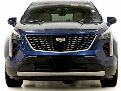 Used 2019 Cadillac XT4 Premium Luxury image 2