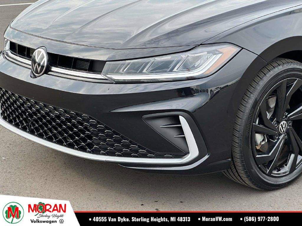 Certified 2026 Volkswagen Jetta SE w/ Black Wheel Package FWD image 7