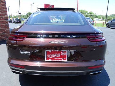 Used 2020 Porsche Panamera RWD image 7
