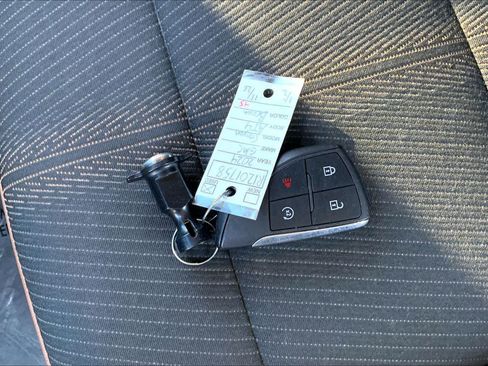 Used 2024 GMC Canyon AT4 image 14