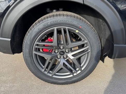 New 2026 Ford Explorer ST-Line w/ ST-Line Street Pack image 10