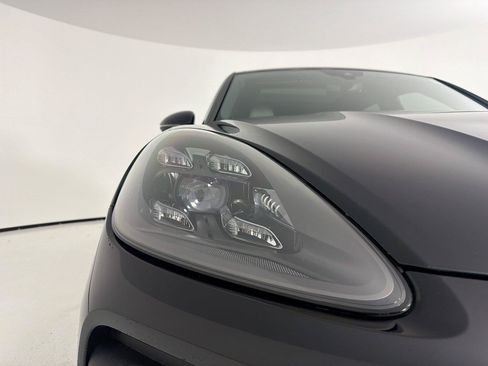 Certified 2022 Porsche Cayenne S Platinum AWD/4WD image 31