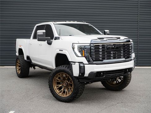 Used 2024 GMC Sierra 2500 Denali Ultimate w/ Snow Plow Prep/Camper Package AWD/4WD image 26