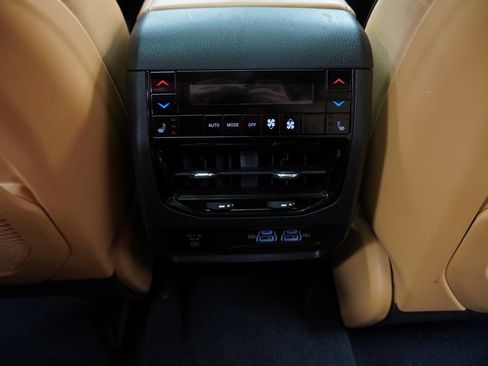 Certified 2024 Jeep Grand Cherokee L Summit w/ High Altitude Package image 30